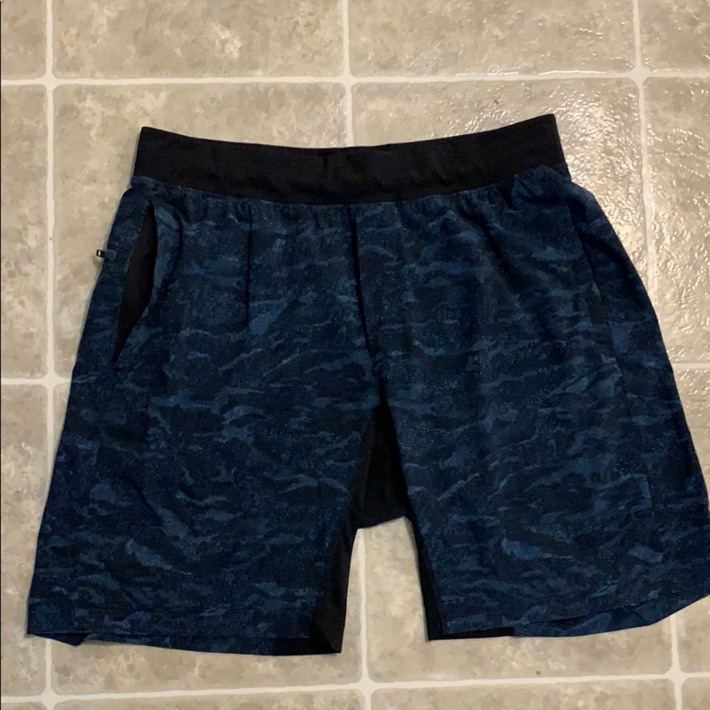 Lululemmon THE shorts. Size XL
